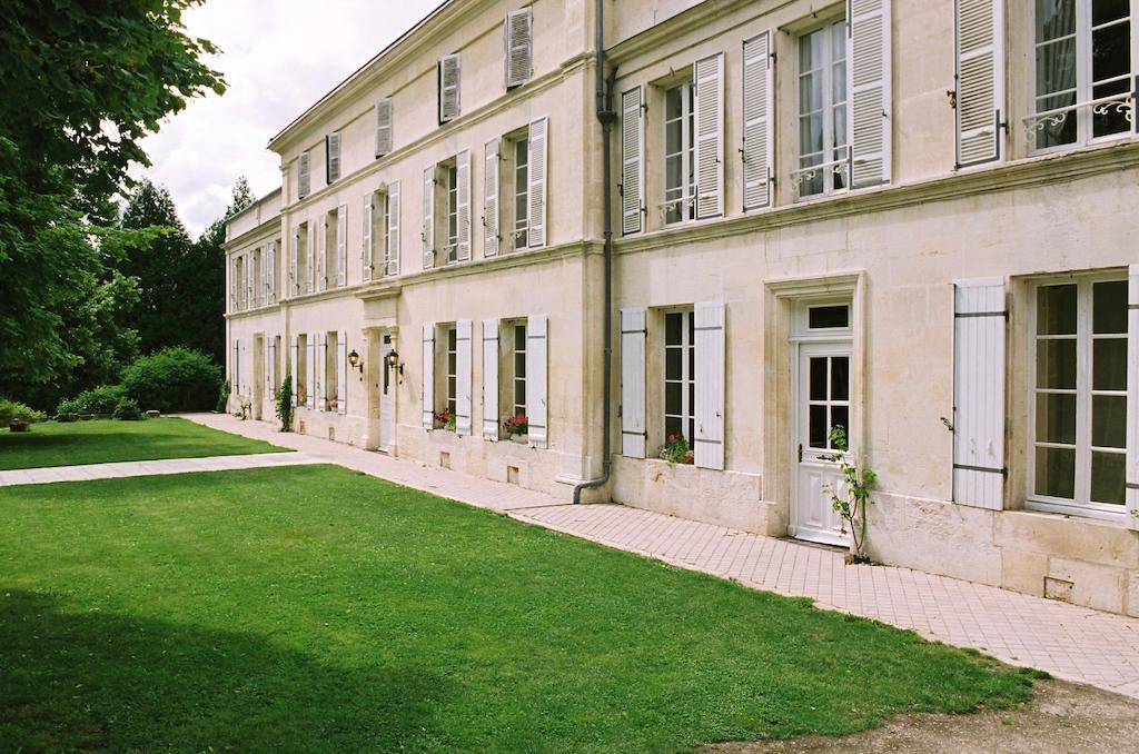 Chateau De Mesnac Exterior photo